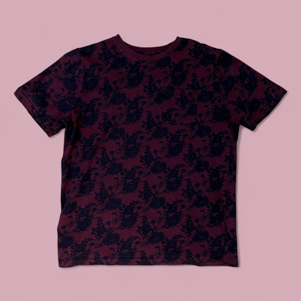 Purple/Navy Short Sleeve Tee with Floral Patterned Design โข Small
